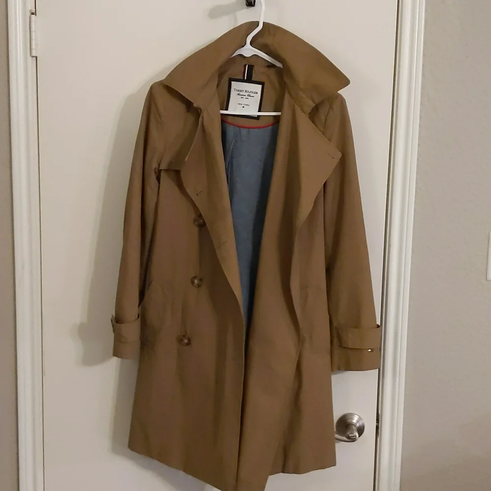 Classic Tommy Hilfiger Double-breasted Trench w/ Hood, Belt,& Pockets sz XS, Tan - Picture 14 of 14